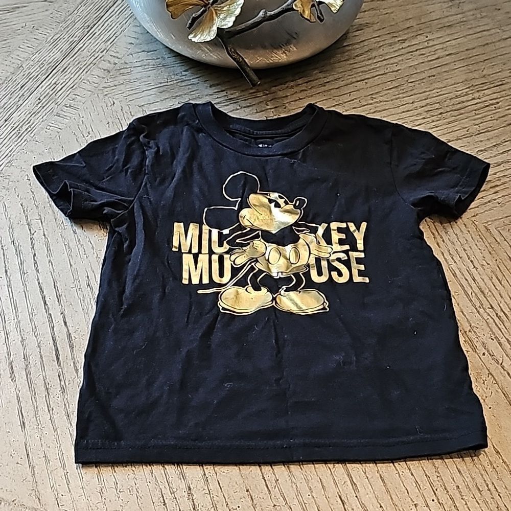 Boys Mickey Mouse shirt size 6 black and gold